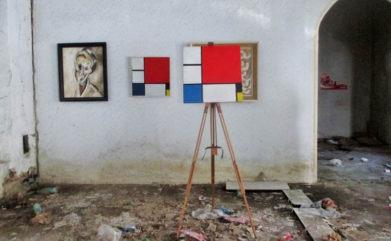 Kopiranje Mondrijana, napuštena fabrika, Zemun 2021.jpg