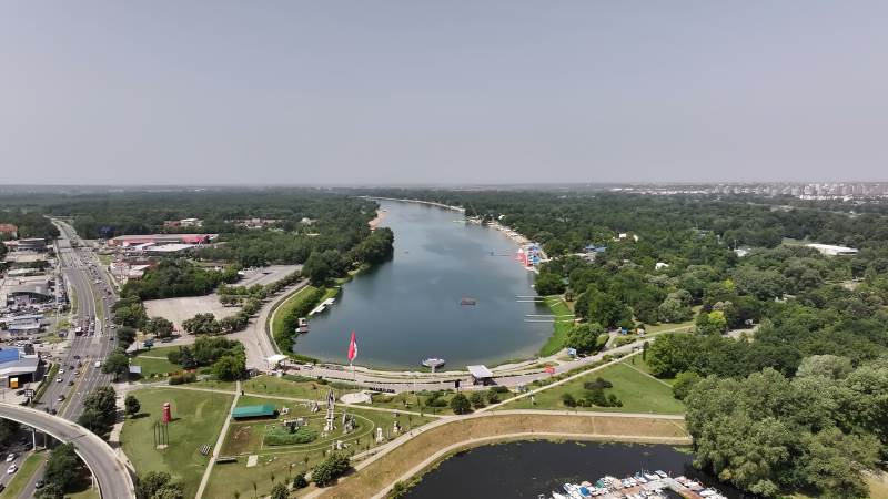 Počela sezona kupanja na Adi Ciganliji2.jpg