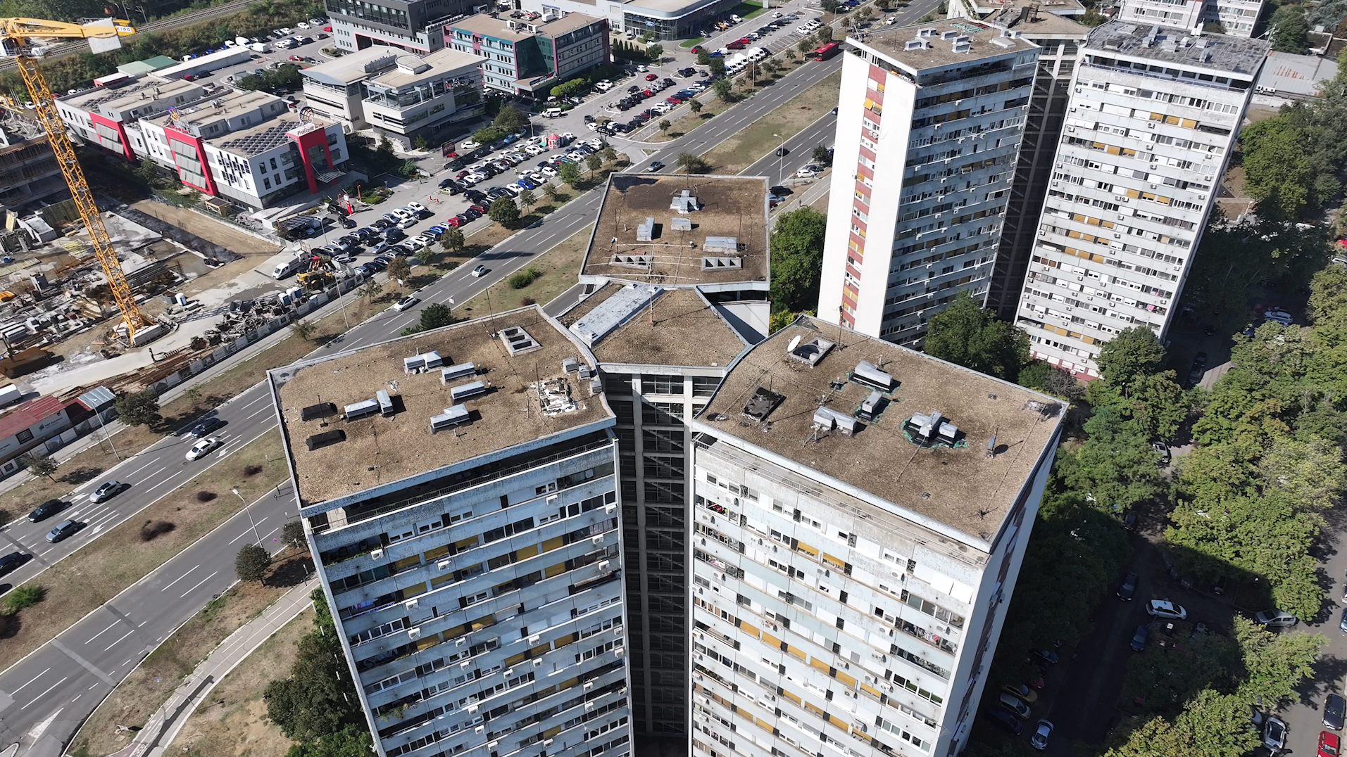 Необичне зграде_Мерцедеске7.png