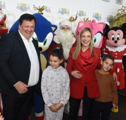 Бесплатни новогодишњи пакетићи за мале Земунке и Земунце1.jpg