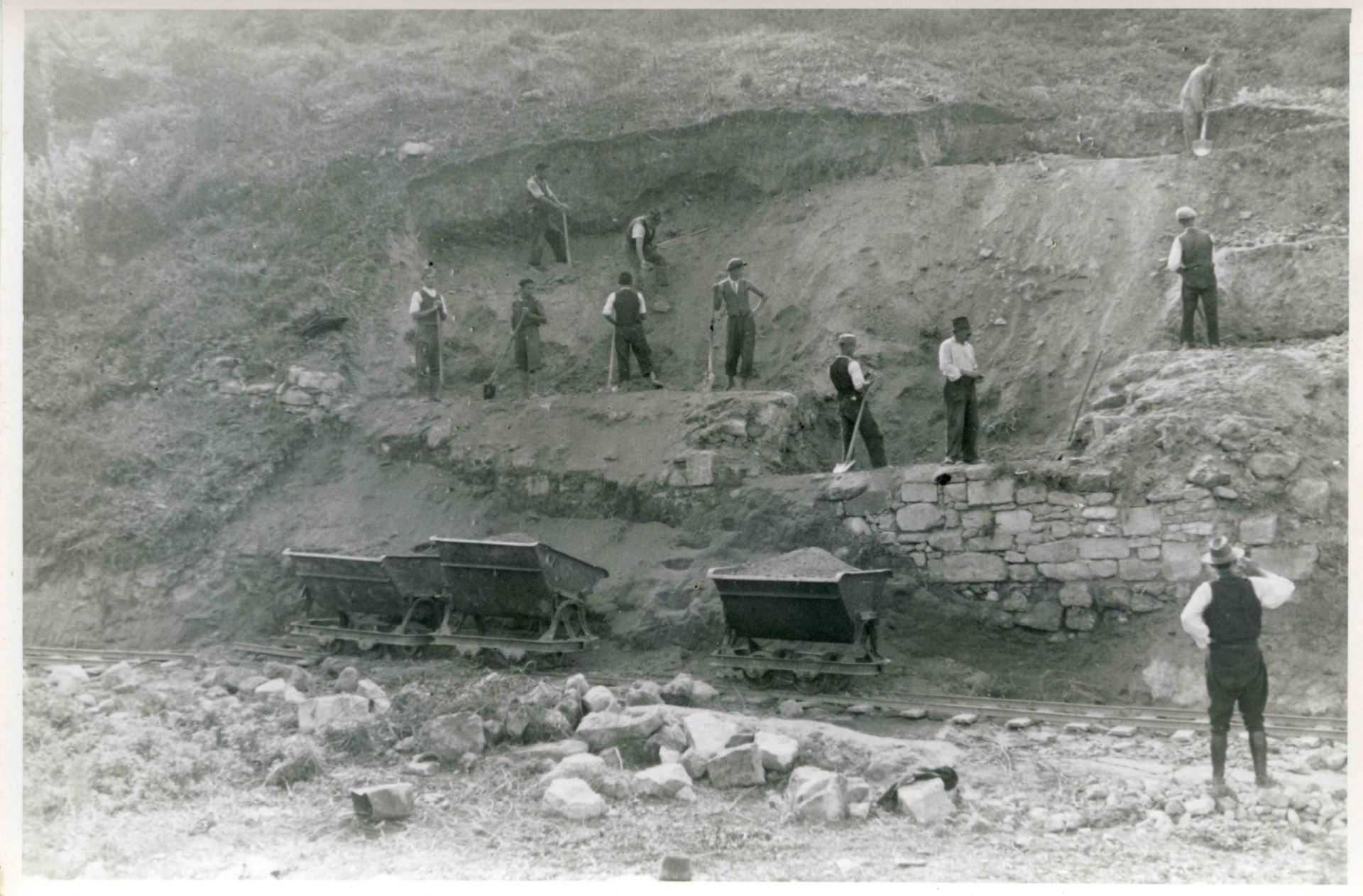 Iskopavanja Kalemegdana 1942 ili 1943.jpg