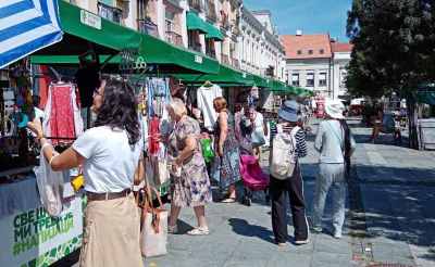 Bum market na pijaci Zemun.jpg