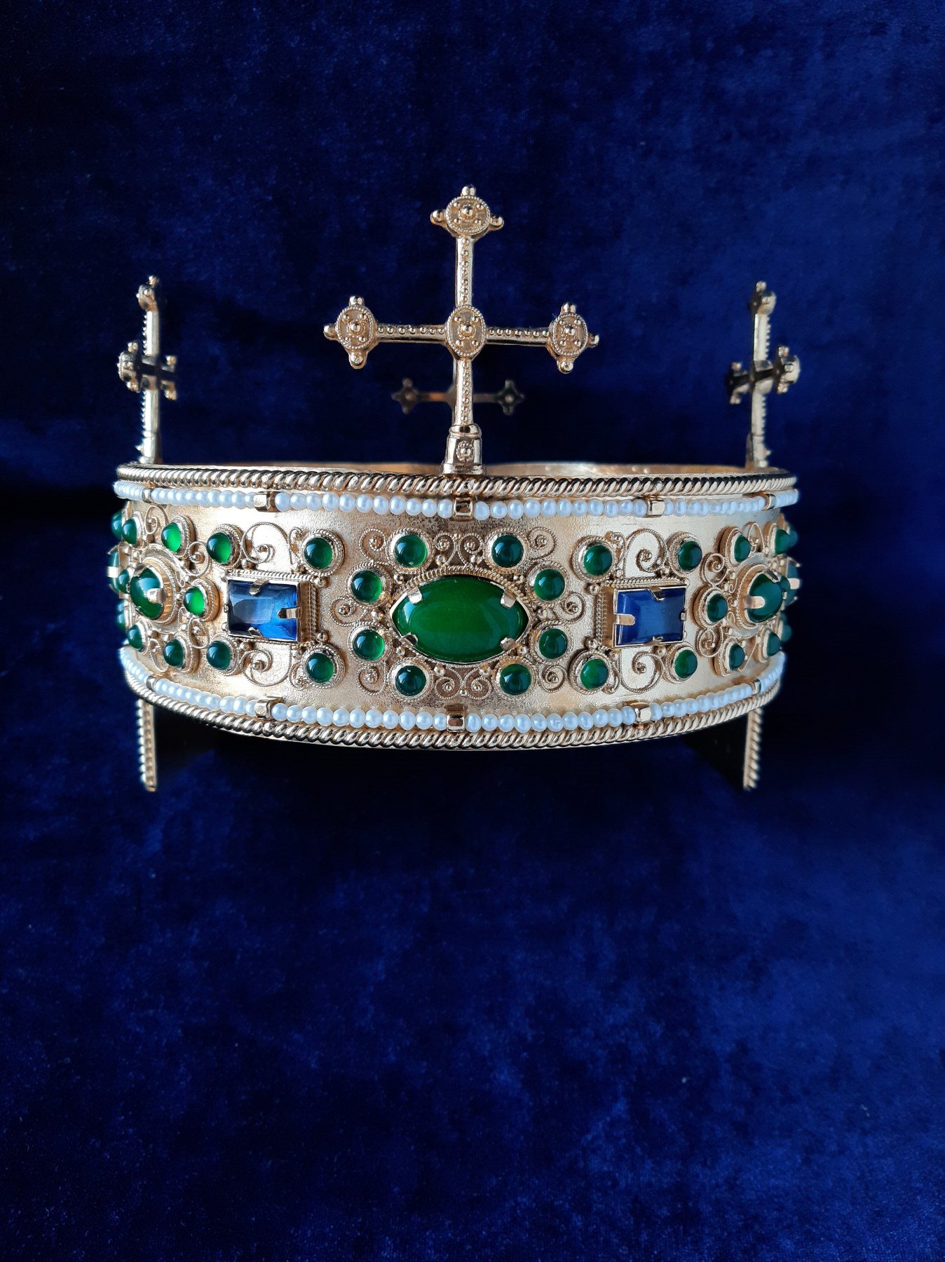 Реконструкција могућег изгледа круне краља Михаила I Војислављевића Израда и Фото златарска радионица Марсела и Симона Чивљака.jpg