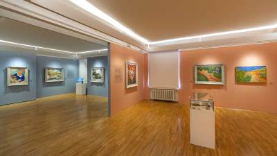 Слике на зидовима галерије