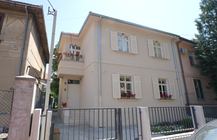 Историјска зграда класичне архитектуре