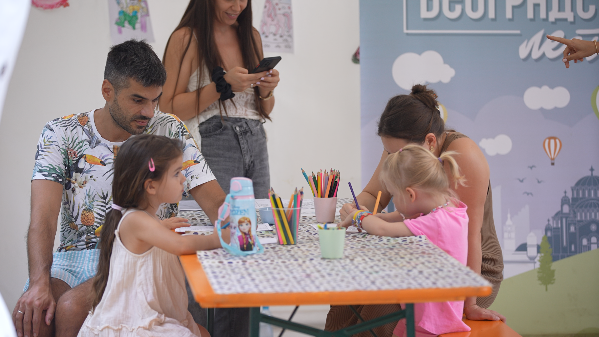 deca na kreativnoj radionici