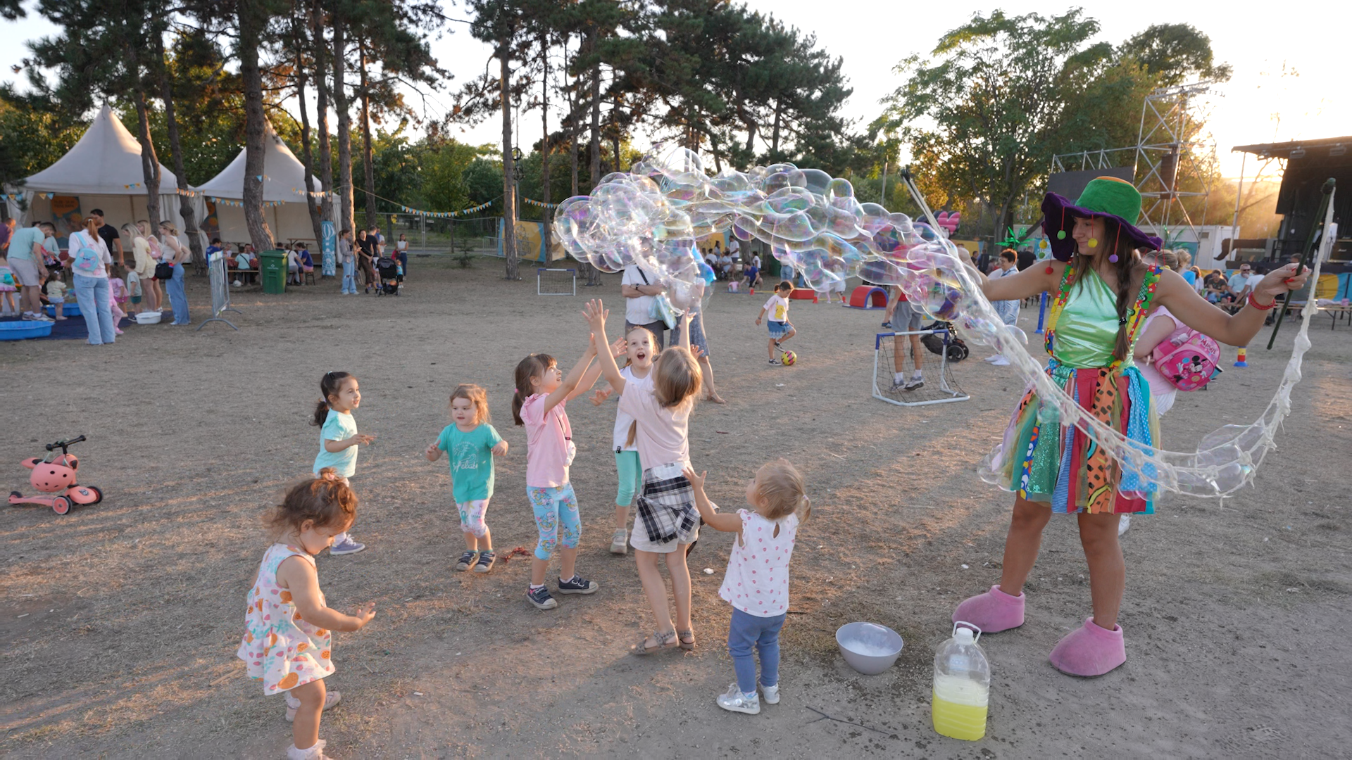 Baloni od sapunice i deca