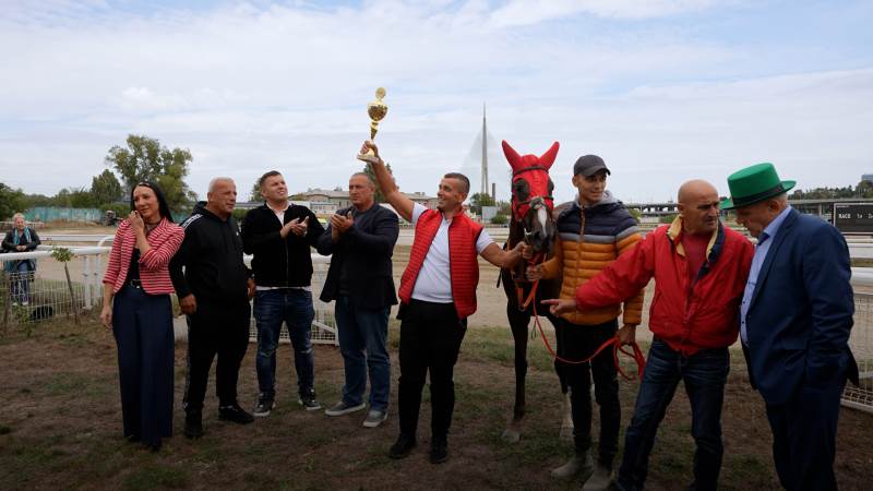 Galopski trkački dan, hipodrom