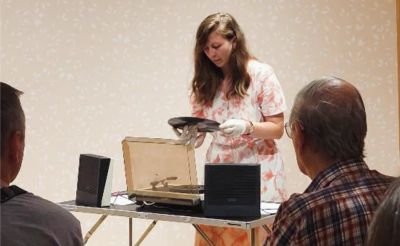 Музички програм „Грамофон је увек у моди – слушамо плоче Растка Петровића”