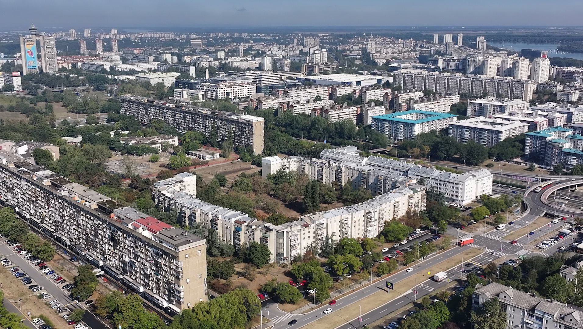 Stambeni kompleks „Potkovica“ prepoznatljiv po polukružnim rasporedom zgrada