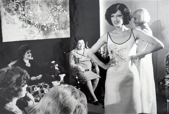 Manekenka Ljiljana Perović u kreacijama Mirjane Marić