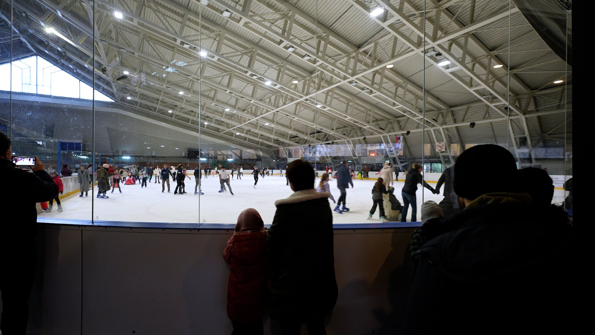 деца се клизају