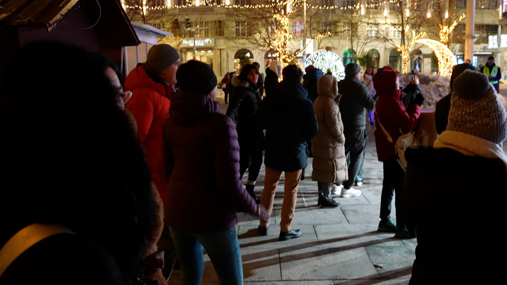 BG Zima 2026 template 16x9.00_00_42_23.Still021.jpg