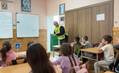 Djaci u saobracaju.jpg