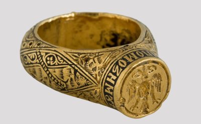 Prsten sa predstavom dvoglavog orla