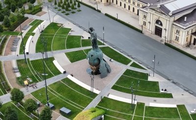 Spomenik Stefanu Nemanji 9x16.00_00_51_02.Still172.jpg