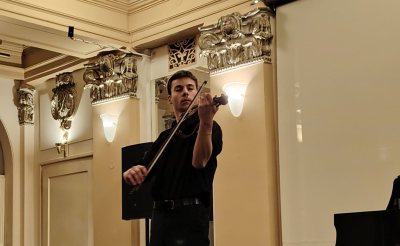 виолиниста